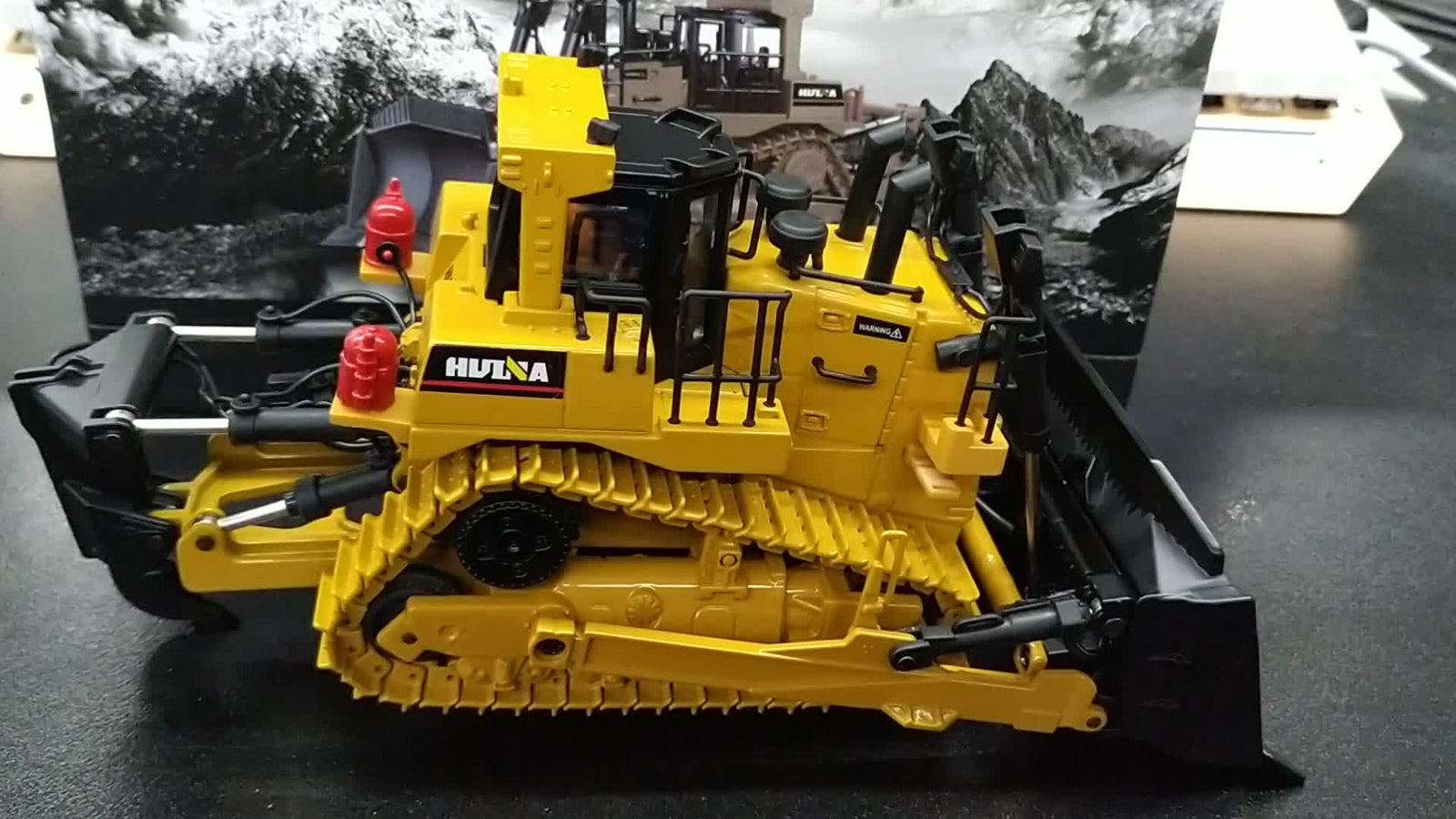 Huina 1700 1: 50 Modelo de Coche Bulldozer de Die-Cast para Juguet de Huina 1700 1: 50 Modelo de Coche Bulldozer de Die-Cast para Juguet de